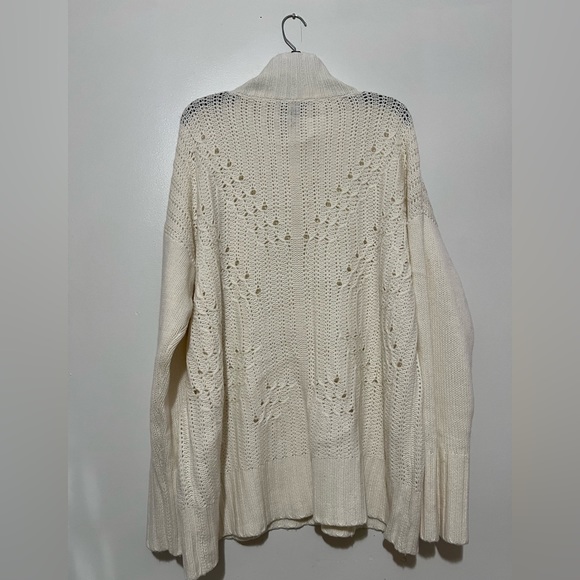 bcbgmaxazria oversized sweater - Picture 2 of 3